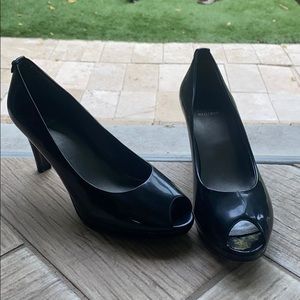 Stewart Wiseman patent leather black pump